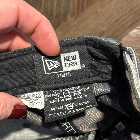 White Sox youth grey and white hat by New Era - Picture 2 of 12